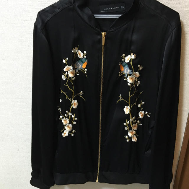 大人気 zara スカジャン