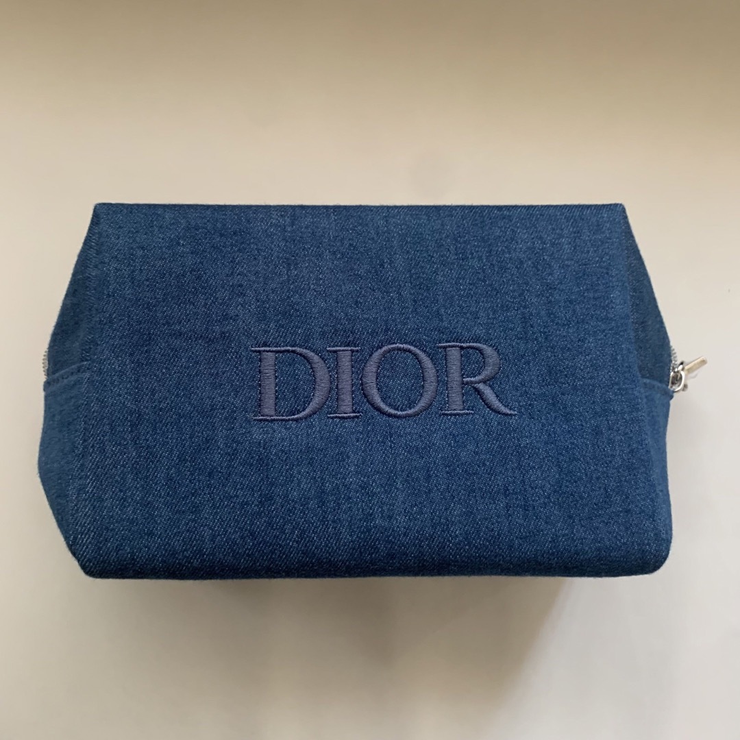 Dior(ディオール)の新品Diorディオール2024最新ノベルティデニムポーチのみ　コフレ一部別売り レディースのファッション小物(ポーチ)の商品写真