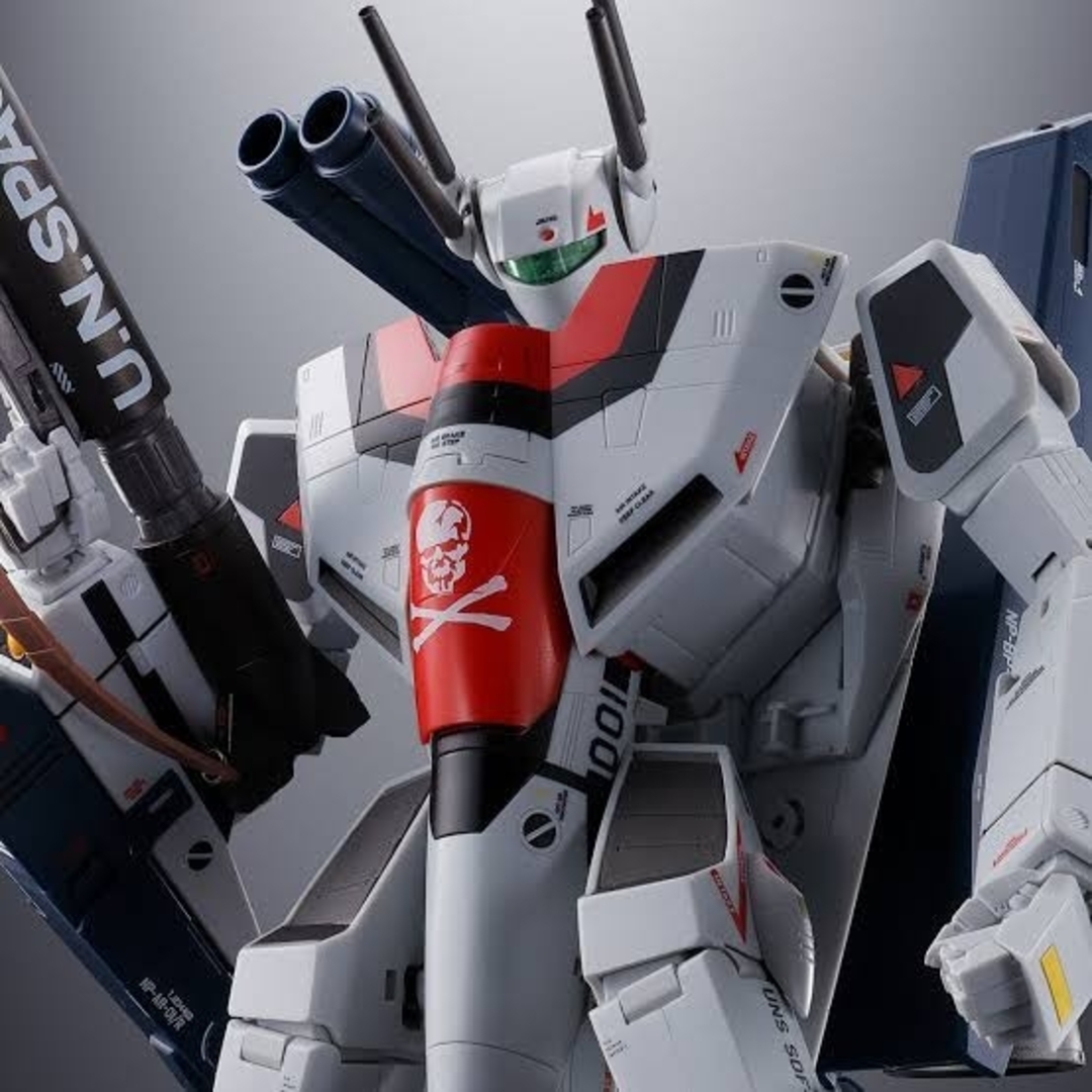 DX超合金 劇場版 VF-1S ストライクバルキリー (一条輝機) DX超合金 劇場版 VF-1S ストライクバルキリー (一条輝機)