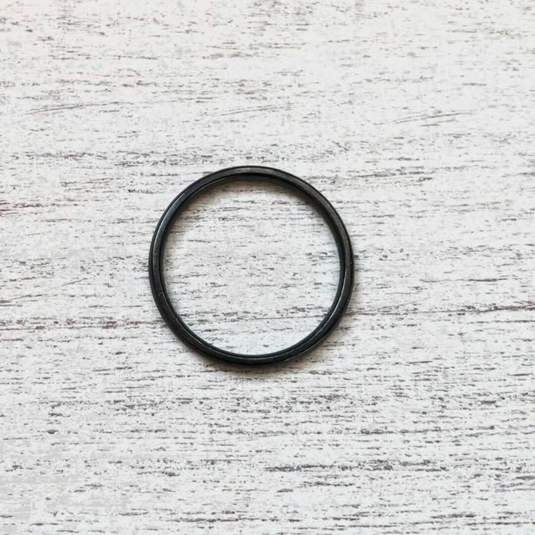アレルギー対応！刻印無料　ステンレス製2mmブラックリング ピンキーリング レディースのアクセサリー(リング(指輪))の商品写真