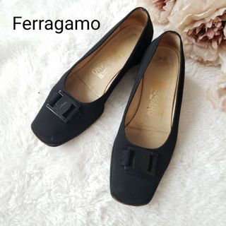 サルヴァトーレフェラガモ(Salvatore Ferragamo)のFerragamo スクエアトゥパンプス 7サイズ(ハイヒール/パンプス)