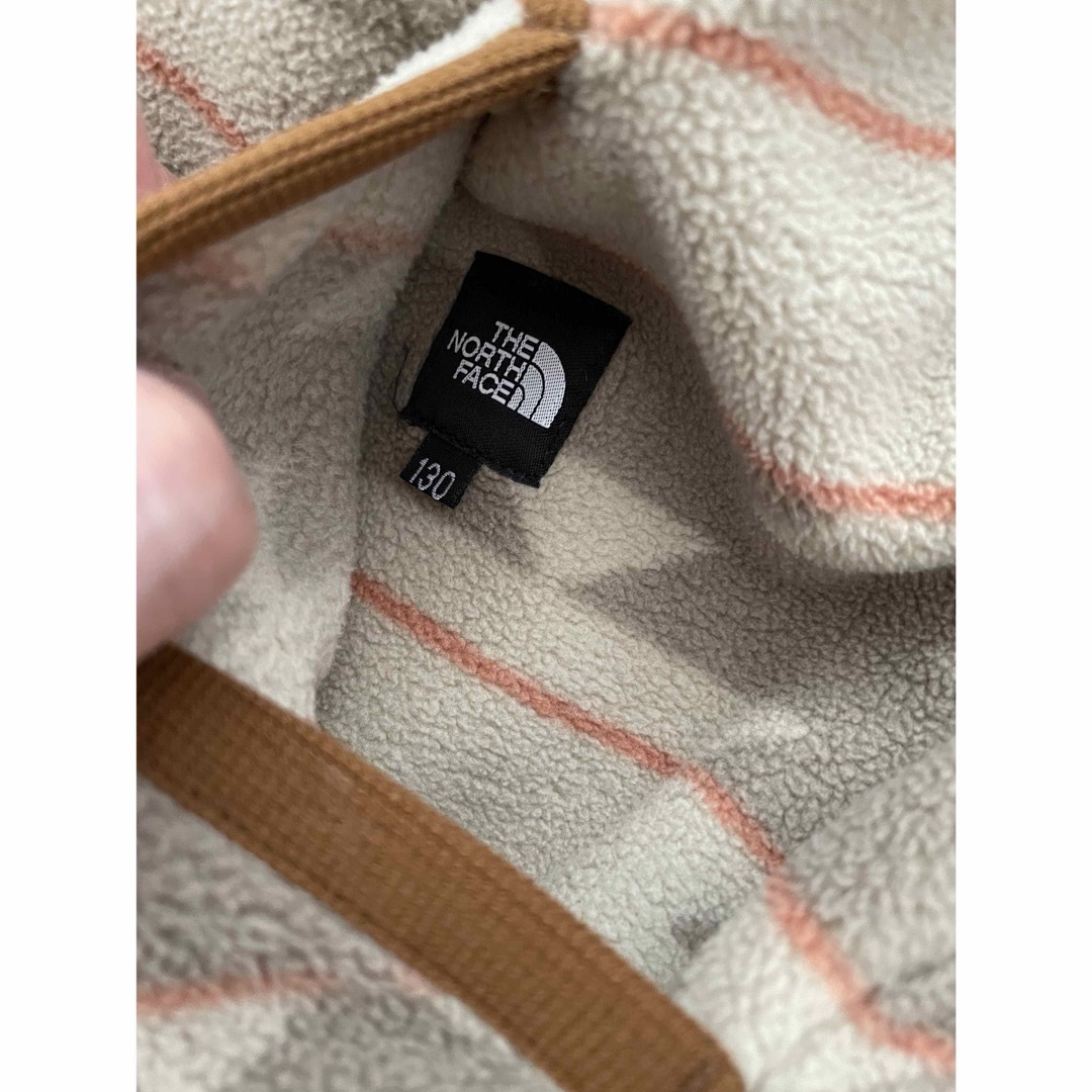 THE NORTH FACE(ザノースフェイス)のTHE NORTH FACE リバーシブルジャケット　130 美品　ベージュ キッズ/ベビー/マタニティのキッズ服男の子用(90cm~)(ジャケット/上着)の商品写真