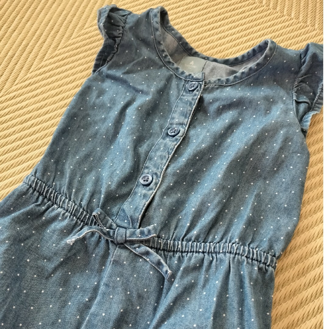 babyGAP(ベビーギャップ)のBaby Gap 水玉 ドット サロペット デニム ロンパース80cm キッズ/ベビー/マタニティのベビー服(~85cm)(ロンパース)の商品写真