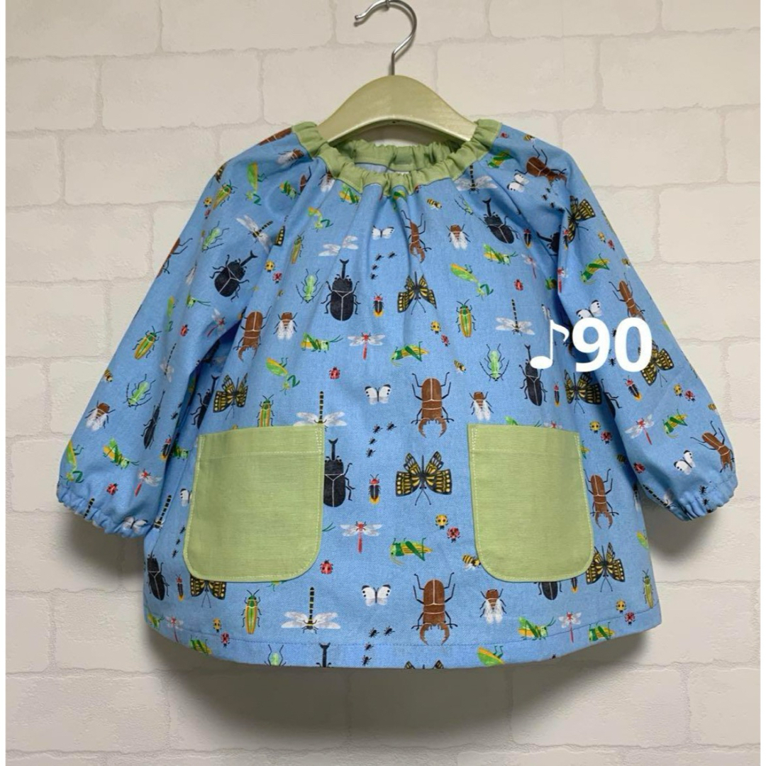 スモック90  昆虫さん　ハンドメイドスモック キッズ/ベビー/マタニティのキッズ服男の子用(90cm~)(その他)の商品写真