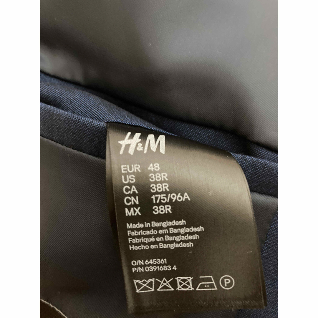 H&M(エイチアンドエム)のH&M スキニーフィット　ジャケット　ネイビー　Mサイズ メンズのジャケット/アウター(テーラードジャケット)の商品写真