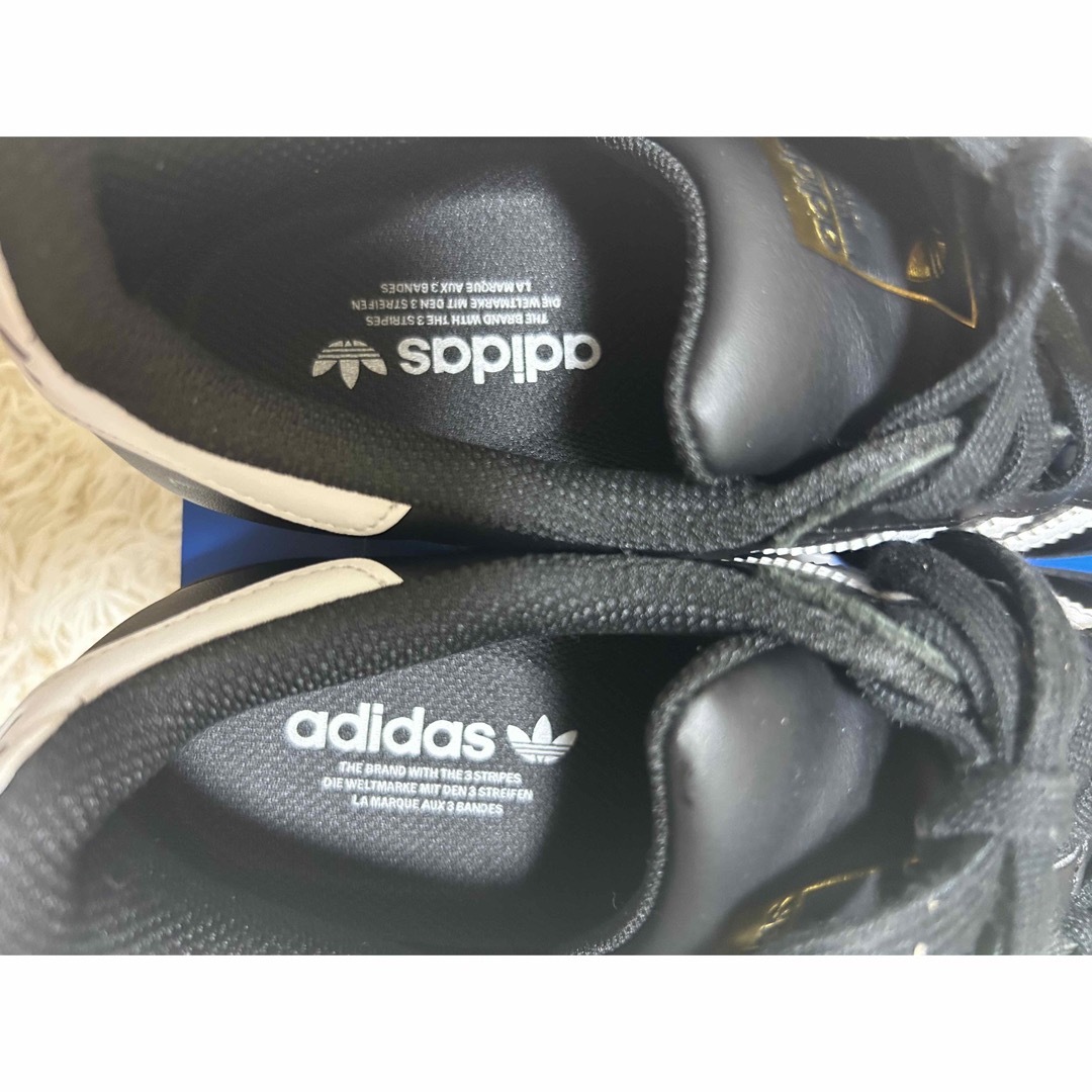 adidas(アディダス)の国内正規品 23.5cm アディダス スーパースター ブラック EG4959 レディースの靴/シューズ(スニーカー)の商品写真