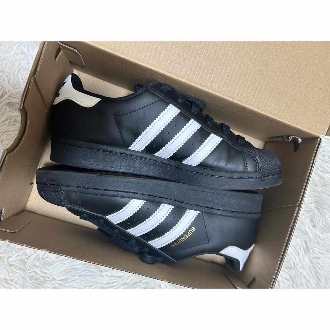 adidas(アディダス)の国内正規品 23.5cm アディダス スーパースター ブラック EG4959 レディースの靴/シューズ(スニーカー)の商品写真