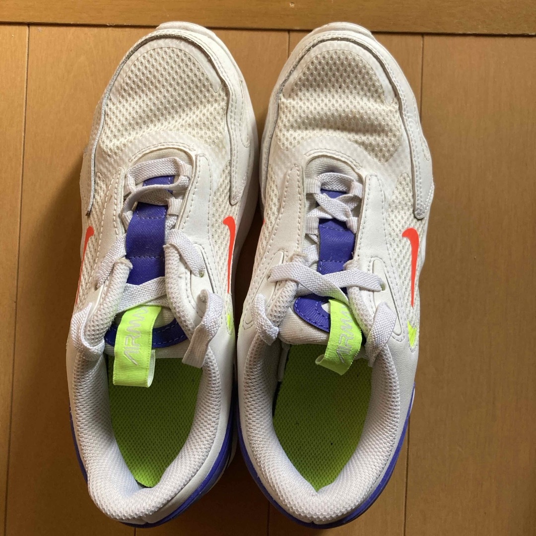 NIKE(ナイキ)のNIKE AIR MAX エアマックス　ボルトキッズ22.5cm キッズ/ベビー/マタニティのキッズ靴/シューズ(15cm~)(スニーカー)の商品写真