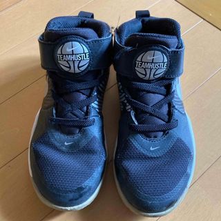 ナイキ(NIKE)のNIKE TEAMHUSTLE キッズ19cm(スニーカー)