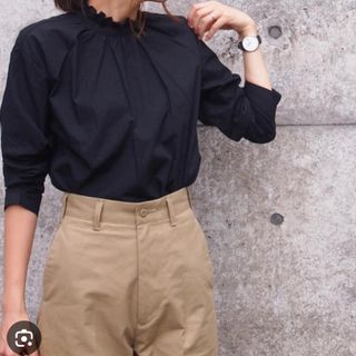 ユニクロ(UNIQLO)のユニクロ　コットンドビーラッフルブラウス(シャツ/ブラウス(長袖/七分))