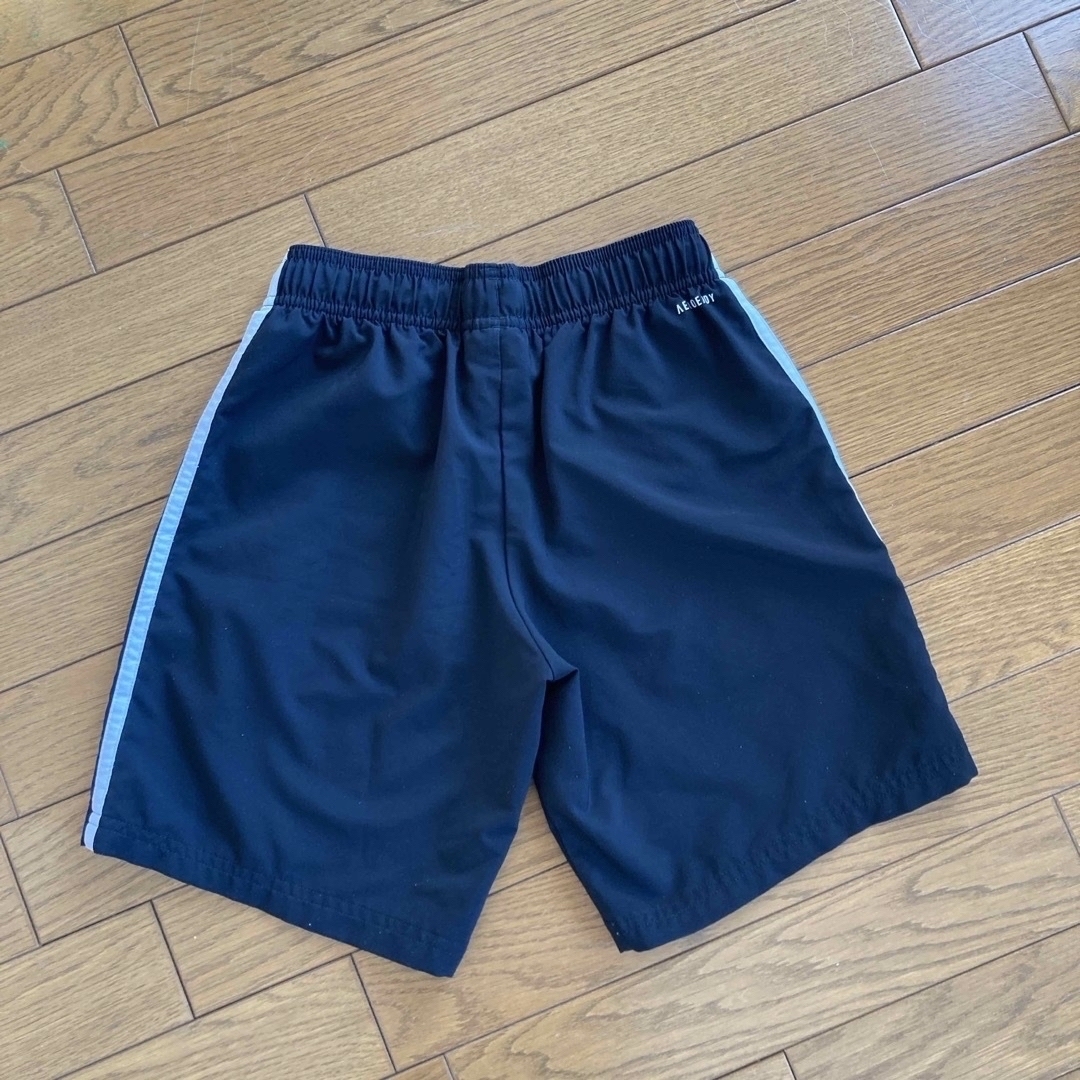 adidas(アディダス)のadidas ハーフパンツ  男子150 キッズ/ベビー/マタニティのキッズ服男の子用(90cm~)(パンツ/スパッツ)の商品写真