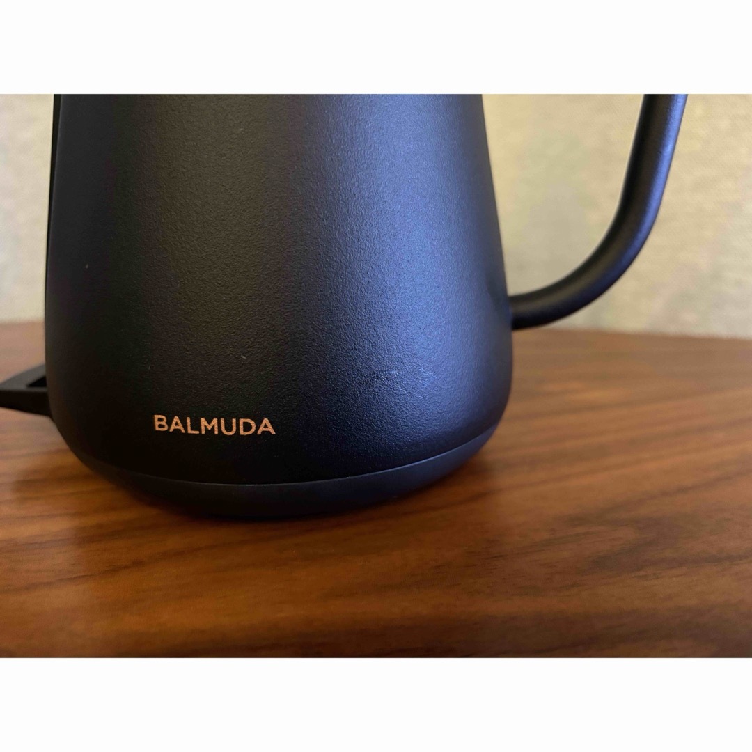 BALMUDA(バルミューダ)のBALMUDA 電気ケトル The Pot ブラック K07A-BK スマホ/家電/カメラの生活家電(電気ケトル)の商品写真