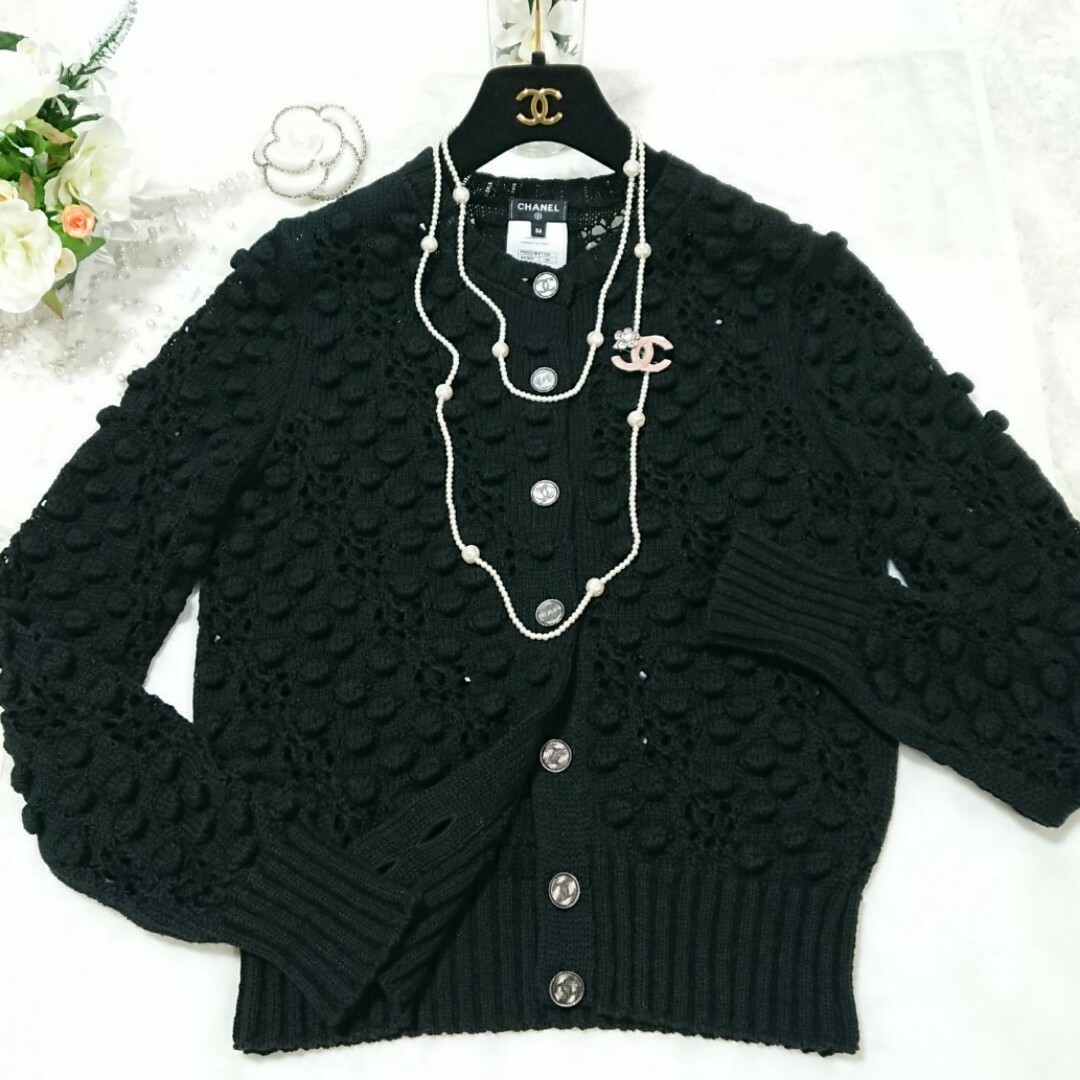 CHANEL - シャネル❤️ロゴボタン❤️可愛いポンポン CHANEL - シャネル❤️ロゴボタン❤️可愛いポンポン