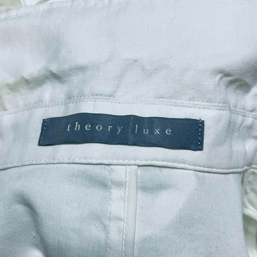 Theory luxe(セオリーリュクス)のセオリーリュクス　ストレッチ素材　ウエストシェイプ　テーラードジャケット　白　麻 レディースのジャケット/アウター(テーラードジャケット)の商品写真