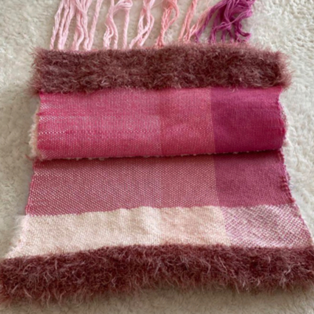 マフラー　ピンク　さをり織 ハンドメイドのファッション小物(マフラー/ストール)の商品写真