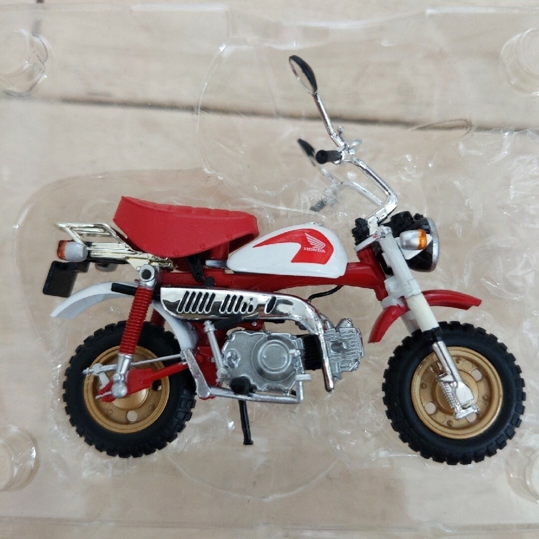 ホンダ(ホンダ)のホンダ　ミニチュアバイク3台セット エンタメ/ホビーのおもちゃ/ぬいぐるみ(模型/プラモデル)の商品写真