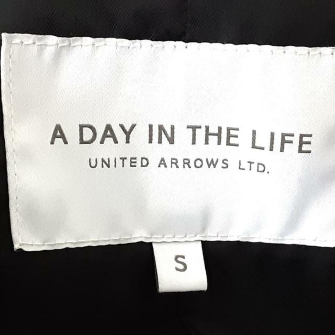 UNITED ARROWS(ユナイテッドアローズ)のUNITED ARROWS(ユナイテッドアローズ) コート サイズS メンズ美品  - ダークグレー×黒 長袖/春/秋 メンズのジャケット/アウター(その他)の商品写真