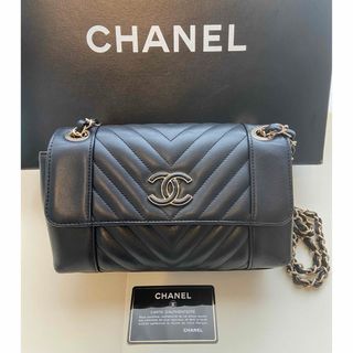 シャネル(CHANEL)の★シャネル★ チェーンショルダー シェブロン Vステッチ ラムスキン ブラック(ショルダーバッグ)