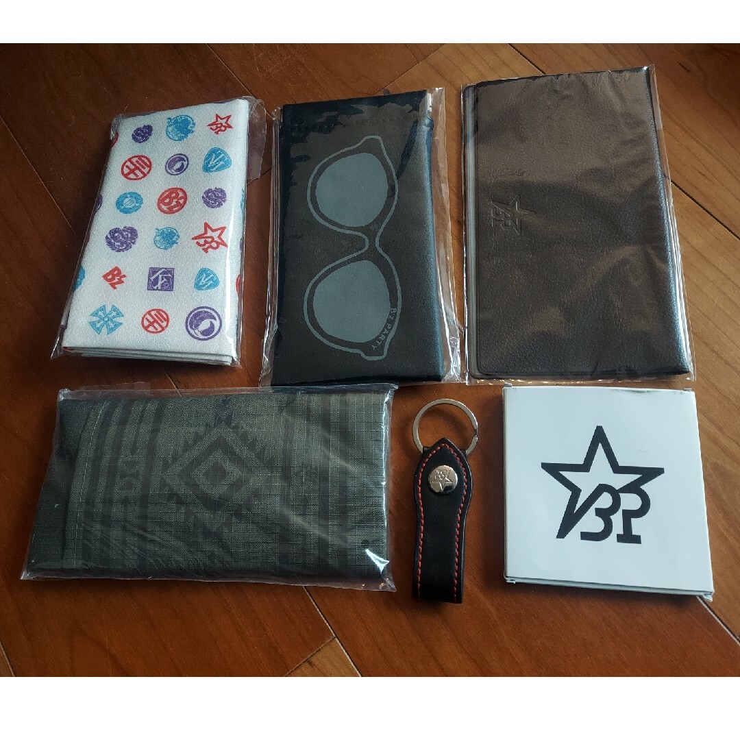 B'z - B'z ファンクラブ 会員特典 色々セット新品の通販 by LUNA B'z - B'z ファンクラブ 会員特典 色々セット新品の通販 by LUNA