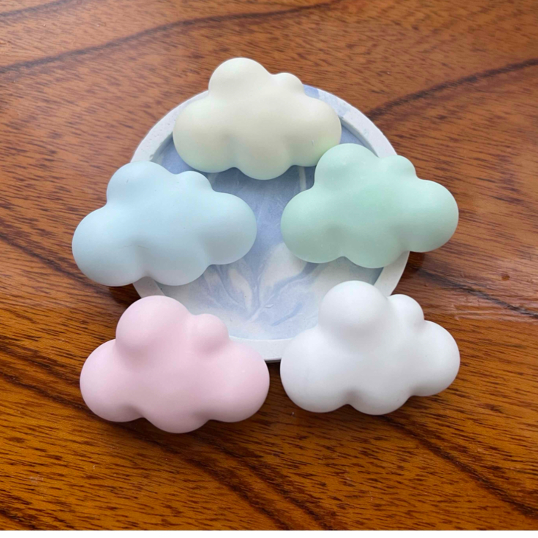 石膏アロマストーン　雲 ハンドメイドのインテリア/家具(アロマ/キャンドル)の商品写真