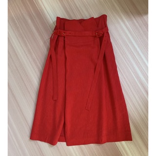 アドーア(ADORE)のADORE　スカート　赤　36サイズ(ひざ丈スカート)