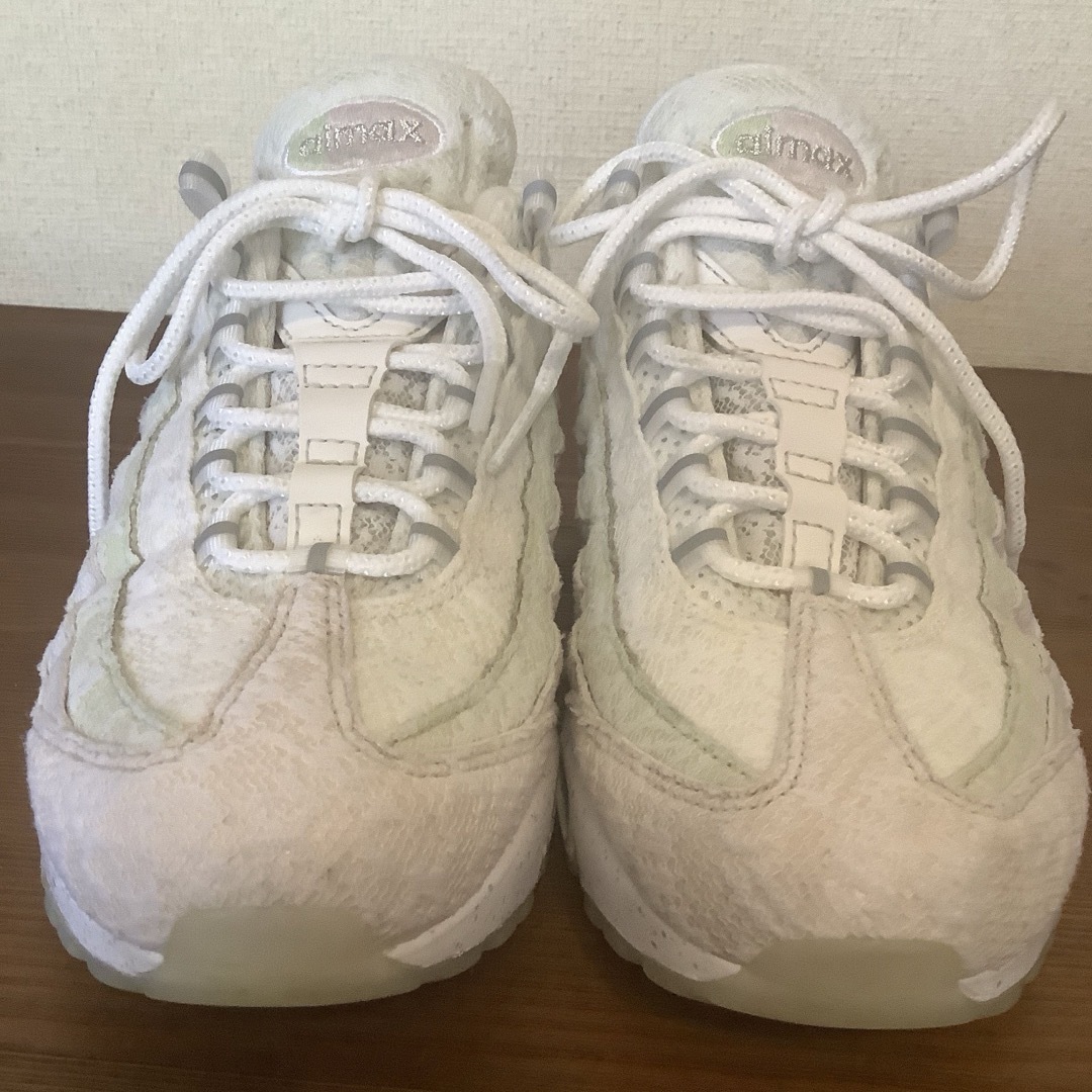 NIKE(ナイキ)の美中古　NIKE W AIR MAX 95 PRM  OVERLACE  レディースの靴/シューズ(スニーカー)の商品写真