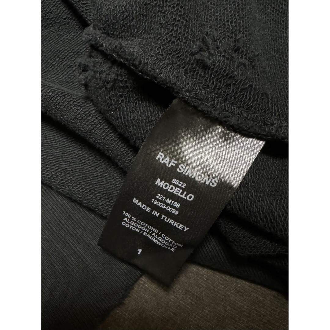 RAF SIMONS(ラフシモンズ)のRaf Simons Damaged Sweatshirt Black メンズのトップス(スウェット)の商品写真