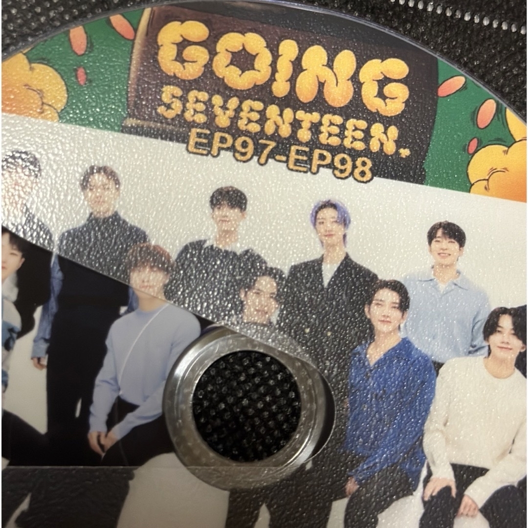 SEVENTEEN(セブンティーン)のGOING SEVENTEEN EP.85〜98 DVD 8枚組　セブチ未再生 エンタメ/ホビーのDVD/ブルーレイ(アイドル)の商品写真