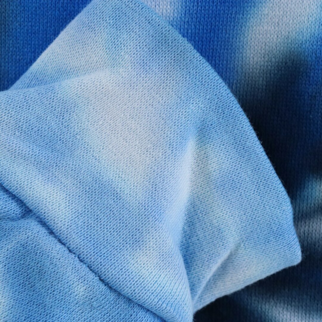 ANTI SOCIAL SOCIAL CLUB(アンチソーシャルソーシャルクラブ)のANTI SOCIAL SOCIAL CLUB アンチソーシャルソーシャルクラブ Maniac Hoodie Blue Tie Dye マニアック タイダイ ロゴプリント プルオーバーパーカー ブルー/ブラック メンズのトップス(パーカー)の商品写真