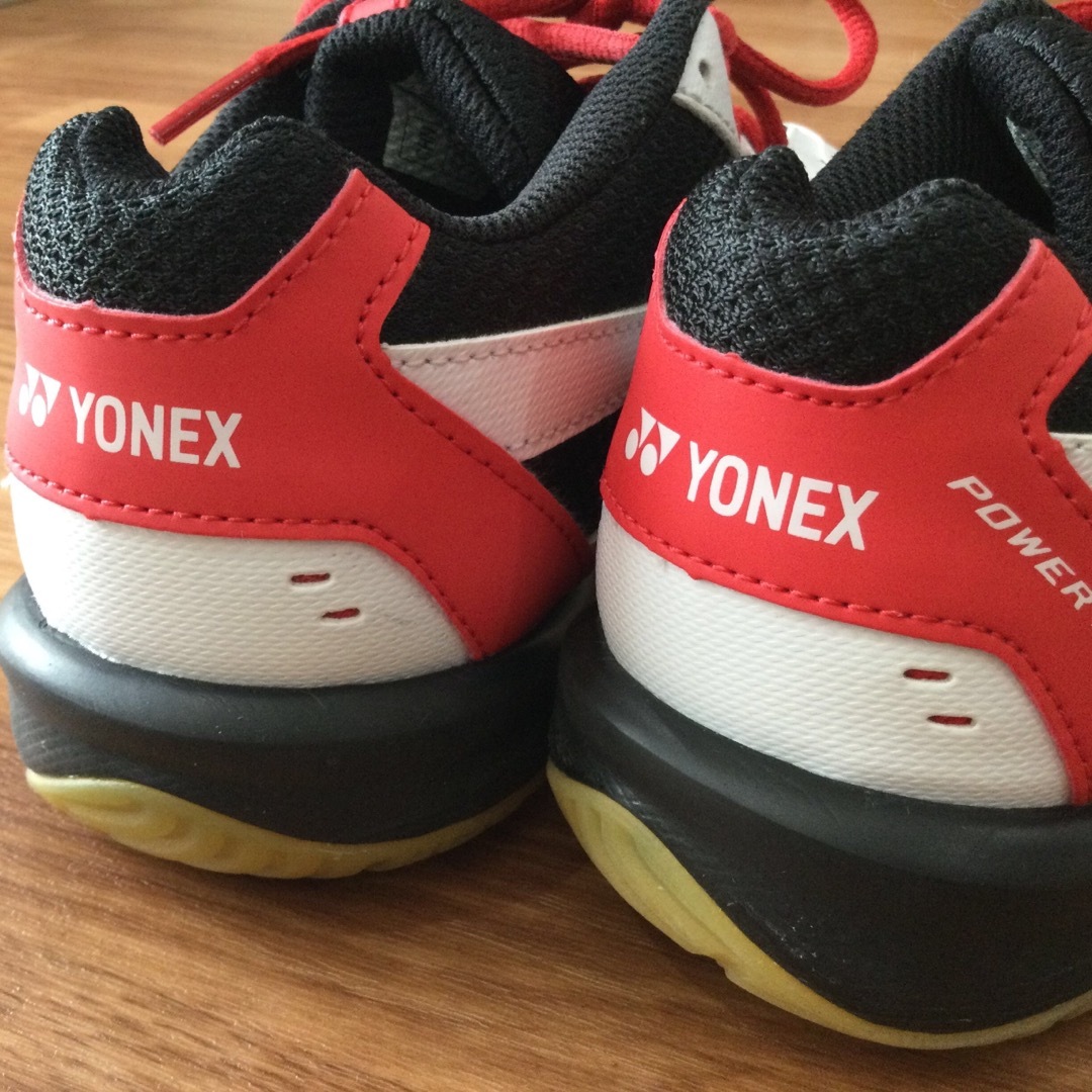 YONEX(ヨネックス)のYONEX ヨネックス　アリーナシューズ レディースの靴/シューズ(スニーカー)の商品写真