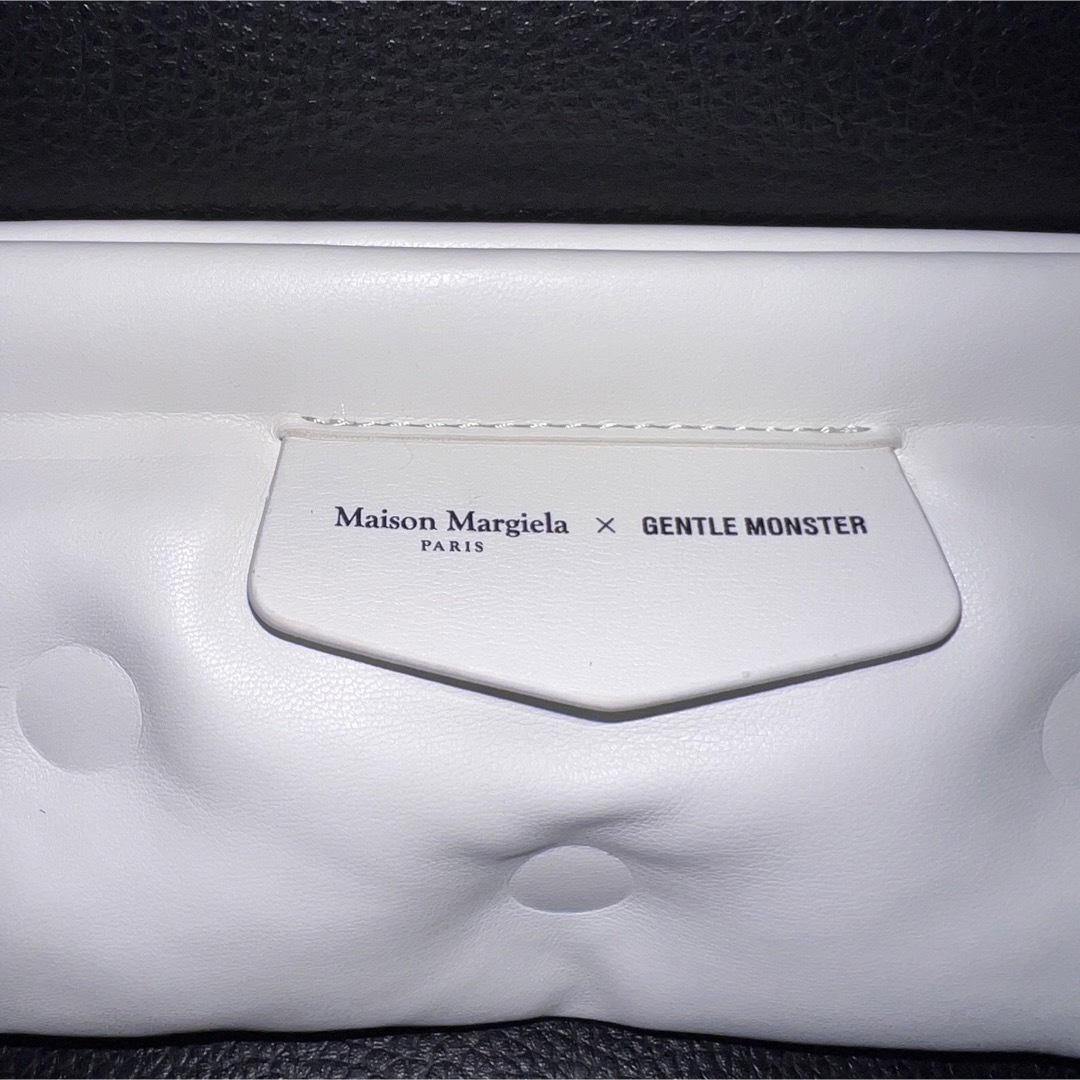 Maison Martin Margiela(マルタンマルジェラ)のGENTLEMONSTER×MaisonMargiela コラボサングラスケース レディースのファッション小物(ポーチ)の商品写真