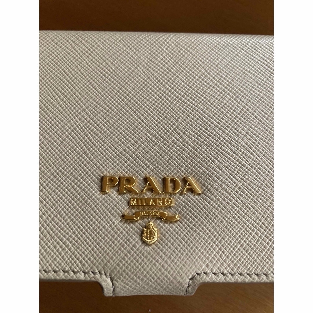 PRADA(プラダ)のPRADA iPhone8SE(第2・第３世代)手帳型ケース スマホ/家電/カメラのスマホアクセサリー(iPhoneケース)の商品写真