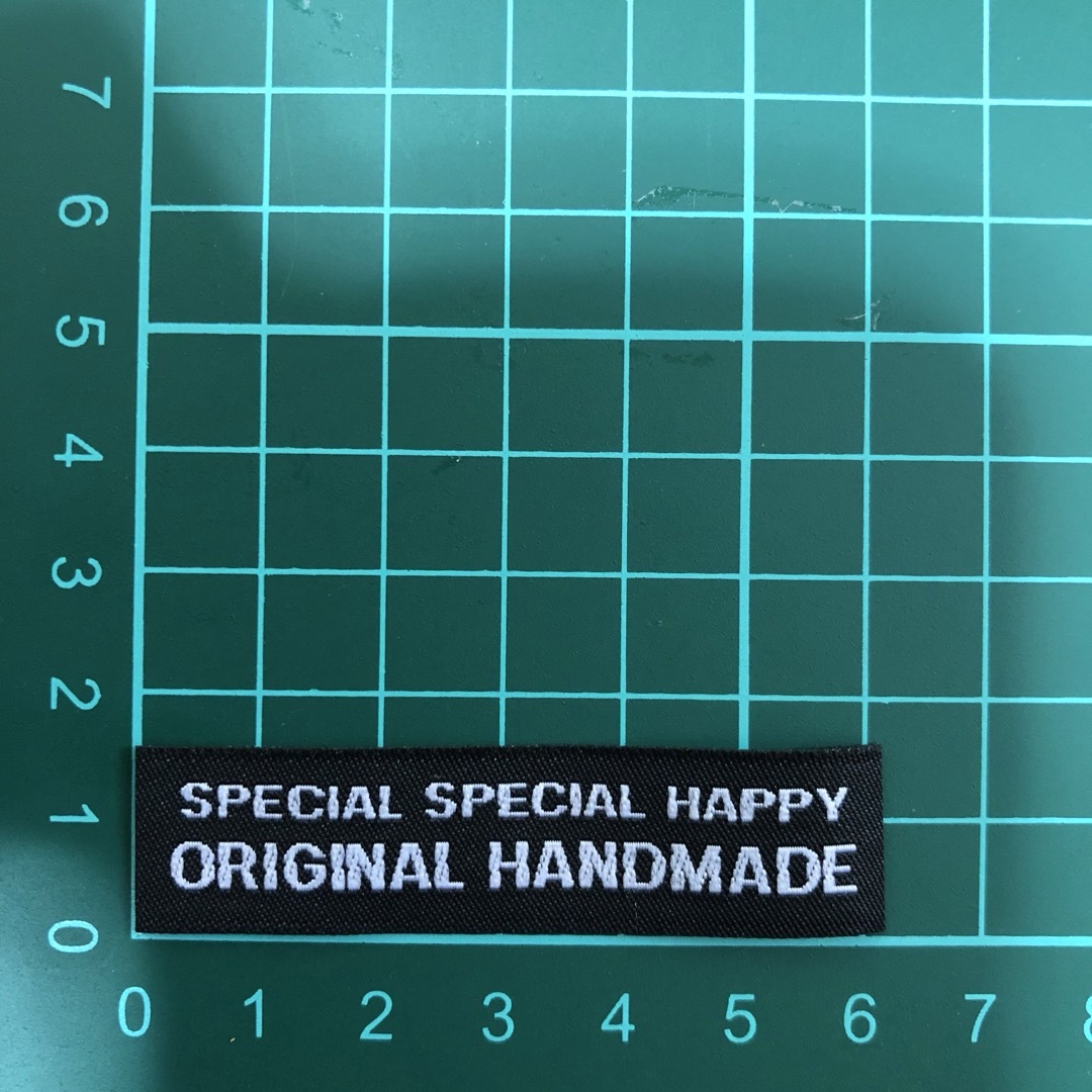 布タグ　ハンドメイド用　30枚 ハンドメイドの素材/材料(各種パーツ)の商品写真