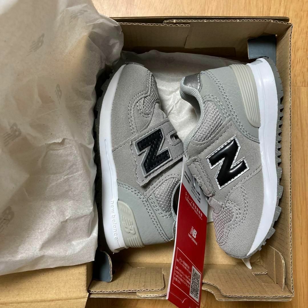 New Balance(ニューバランス)の【新品】ニューバランス　子供　靴 キッズ　スニーカー　13.5センチ　グレー キッズ/ベビー/マタニティのベビー靴/シューズ(~14cm)(スニーカー)の商品写真