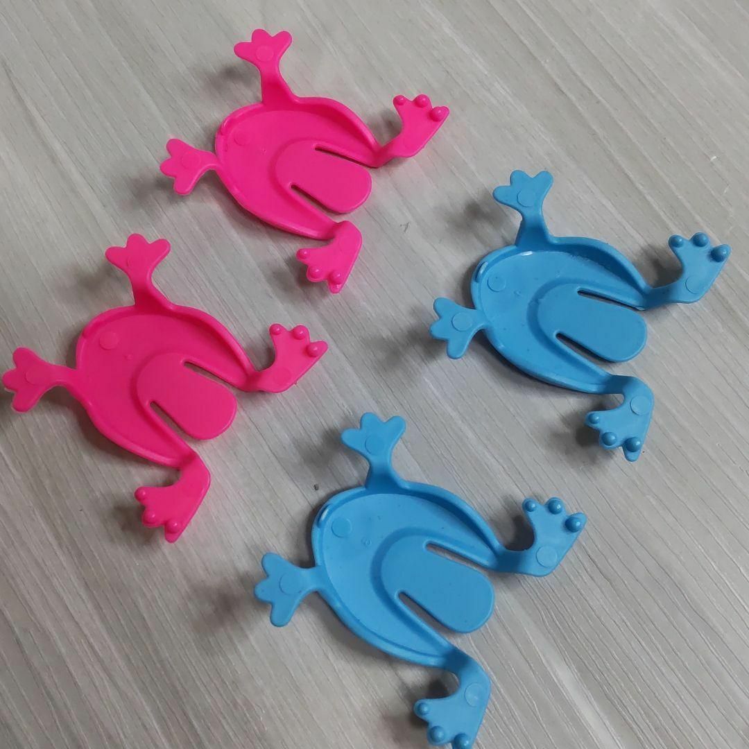 かえるさんジャンプ 蛍光カラー4個(ピンク/水色)セット キッズ/ベビー/マタニティのおもちゃ(知育玩具)の商品写真