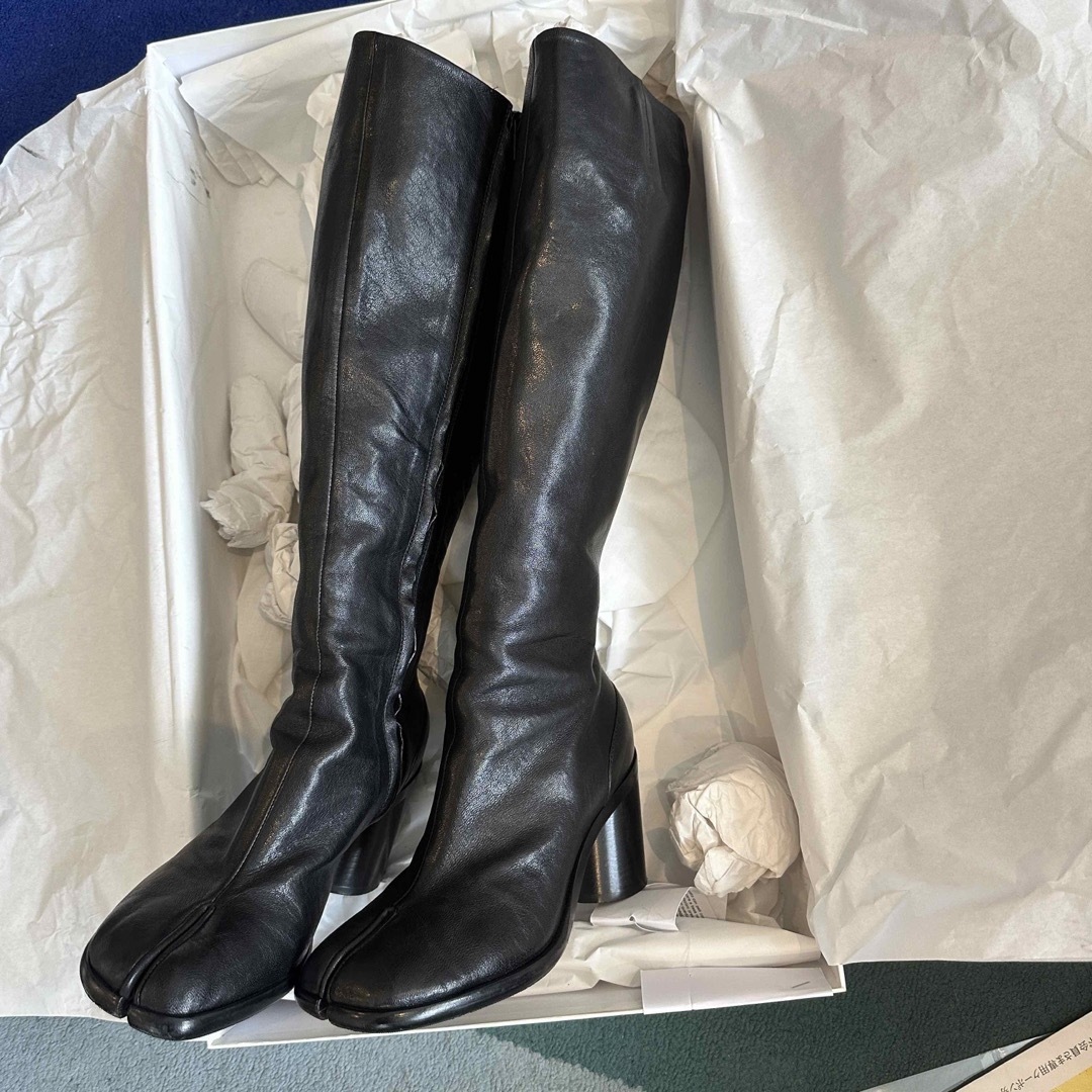 Maison Martin Margiela(マルタンマルジェラ)の超美品Maison Margiela tabi long boots35.5 レディースの靴/シューズ(ブーツ)の商品写真