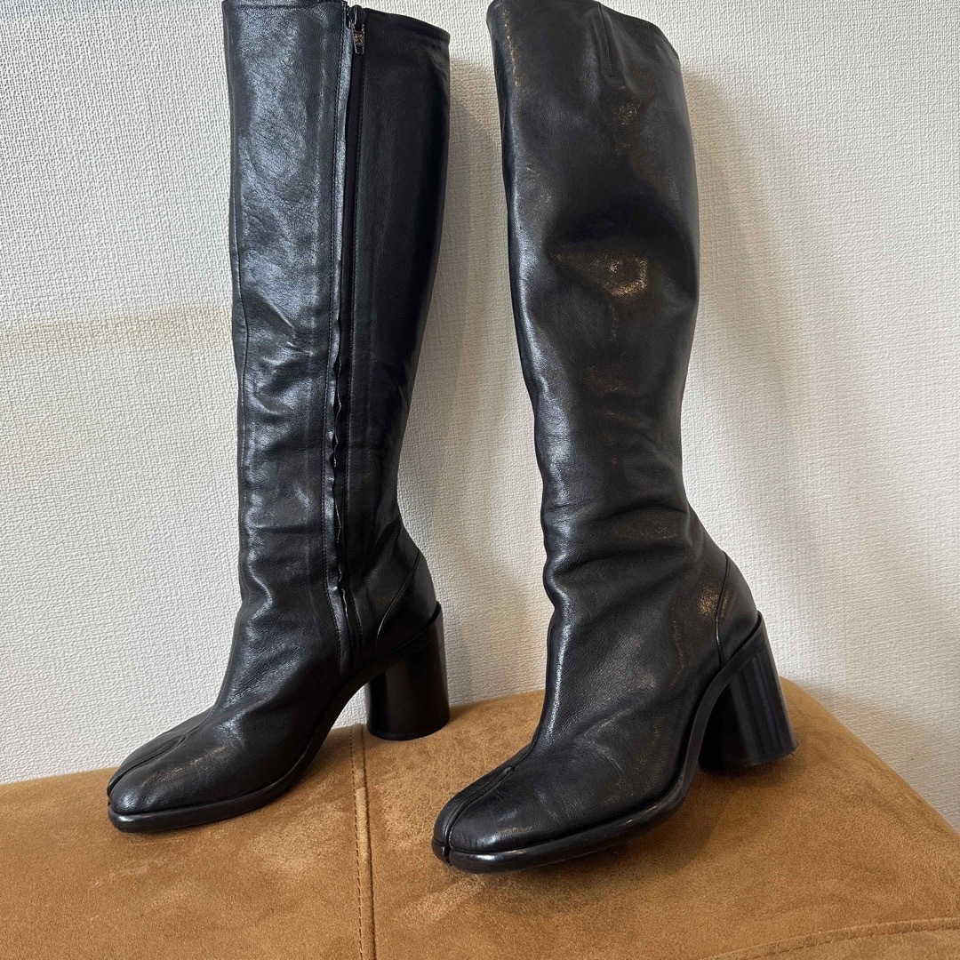 Maison Martin Margiela(マルタンマルジェラ)の超美品Maison Margiela tabi long boots35.5 レディースの靴/シューズ(ブーツ)の商品写真