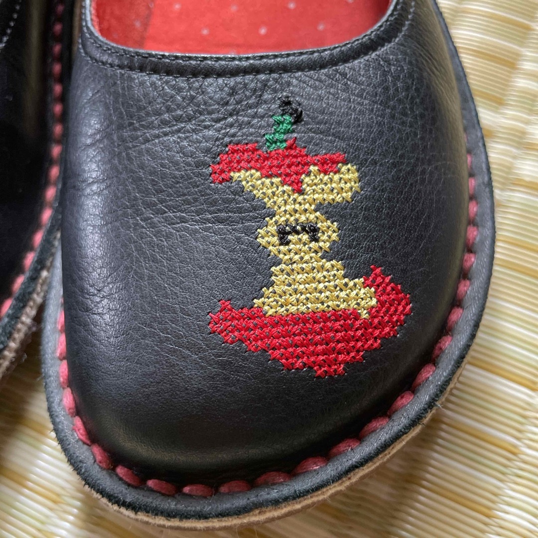 CAMPER(カンペール)のカンペール　ツインズ　りんご刺繍 フラットシューズ　サイズ23.0 レディースの靴/シューズ(その他)の商品写真