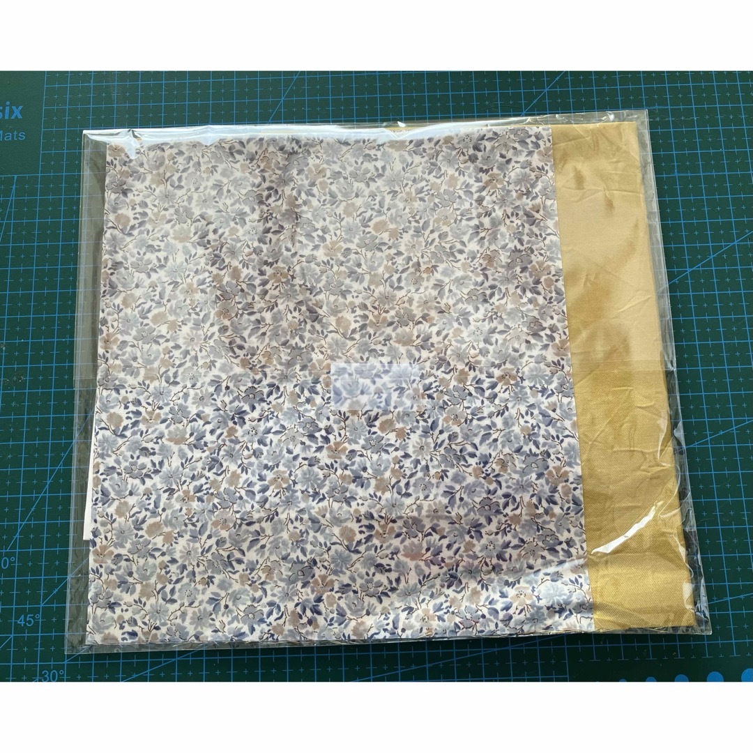 CHECK&STRIPE(チェックアンドストライプ)のCHECK&STRIPE envelope case大小２つ作れるキット ハンドメイドの素材/材料(生地/糸)の商品写真