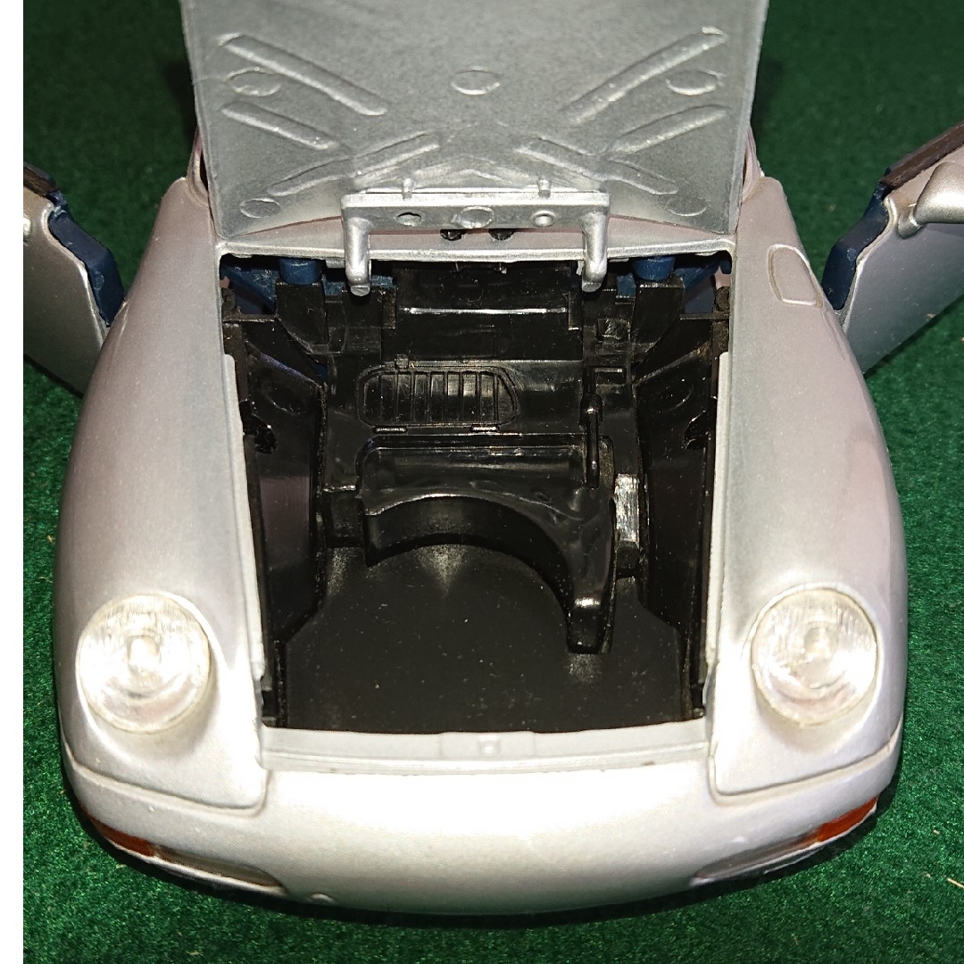 Porsche(ポルシェ)のPORSCHE 911  CARRERA CABRIOLET 1/18 エンタメ/ホビーのおもちゃ/ぬいぐるみ(模型/プラモデル)の商品写真