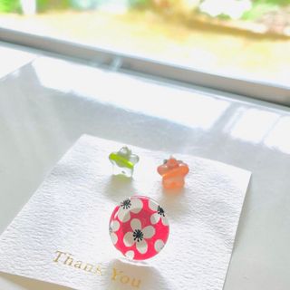 【未使用 特別価格】２点セット ピアス　ガラス 花柄 和風 星形 ２種(ピアス)