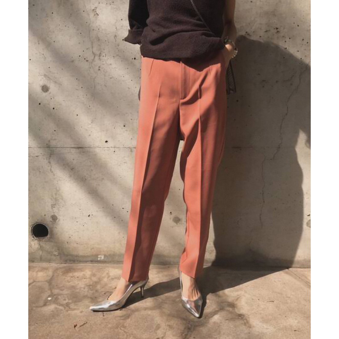 Ameri VINTAGE(アメリヴィンテージ)のAMERI アメリ　CLASSIC TAPERED PANTS ピンク　M レディースのパンツ(カジュアルパンツ)の商品写真