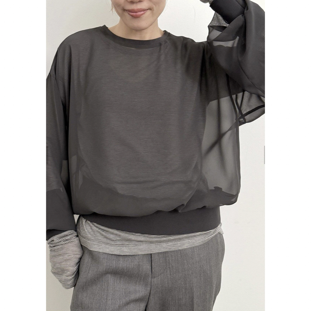 L'Appartement DEUXIEME CLASSE(アパルトモンドゥーズィエムクラス)のL'Appartement Sheer Blouse（gray） レディースのトップス(シャツ/ブラウス(長袖/七分))の商品写真