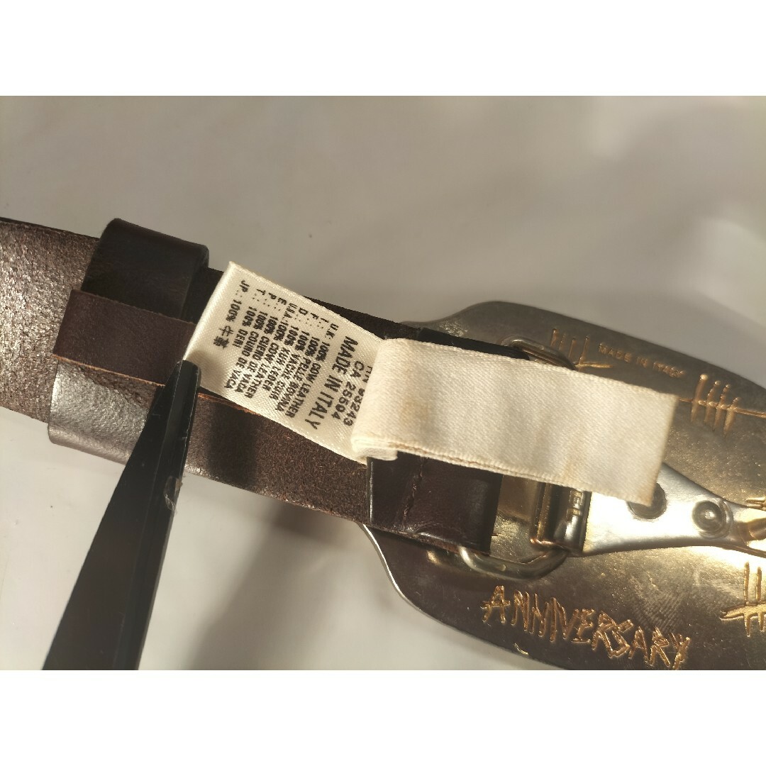 DIESEL(ディーゼル)の【ＧＯＬＤバックル】30周年記念　DIESEL　高級レザーベルト　本革/真鍮 メンズのファッション小物(ベルト)の商品写真