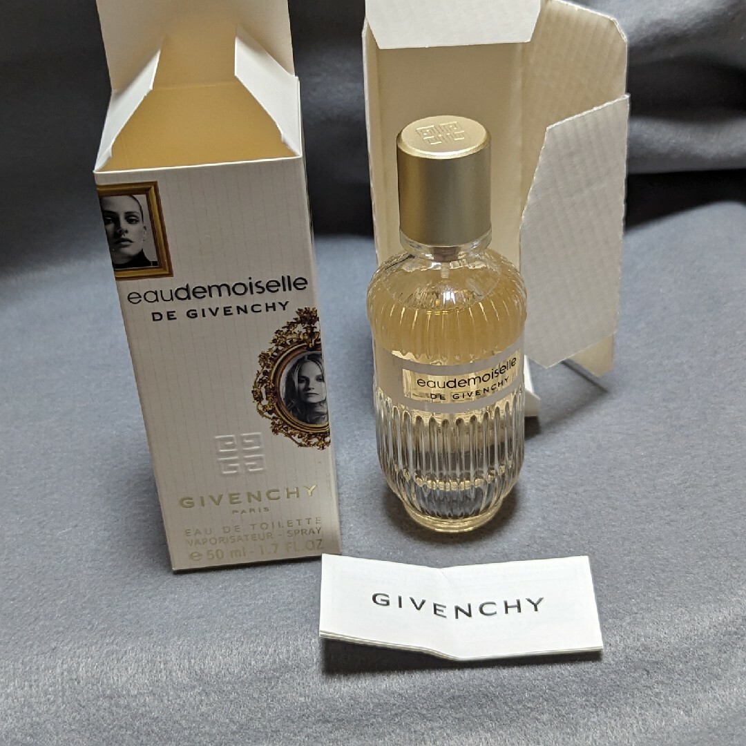 GIVENCHY(ジバンシィ)の美品ジバンシーオードモアゼルオーデトワレ50ml コスメ/美容の香水(香水(女性用))の商品写真