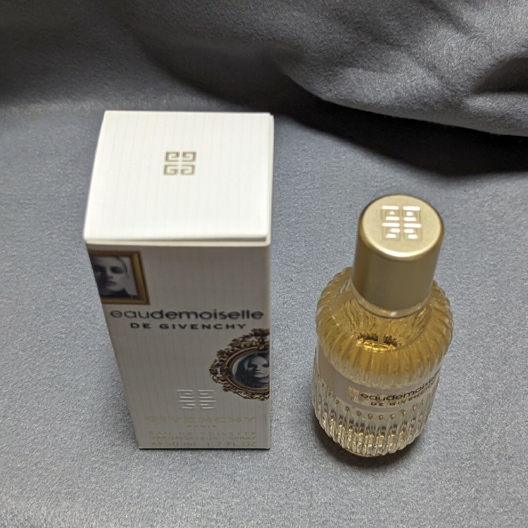 GIVENCHY(ジバンシィ)の美品ジバンシーオードモアゼルオーデトワレ50ml コスメ/美容の香水(香水(女性用))の商品写真