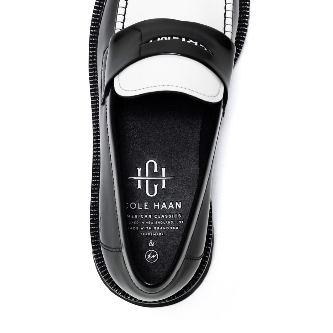 FRAGMENT(フラグメント)のFragment COLE HAAN Penny Loafer 白黒 29.5 メンズの靴/シューズ(ドレス/ビジネス)の商品写真