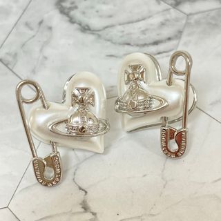 ヴィヴィアンウエストウッド(Vivienne Westwood)のヴィヴィアン　ハートパールピアス　シルバー(ピアス)