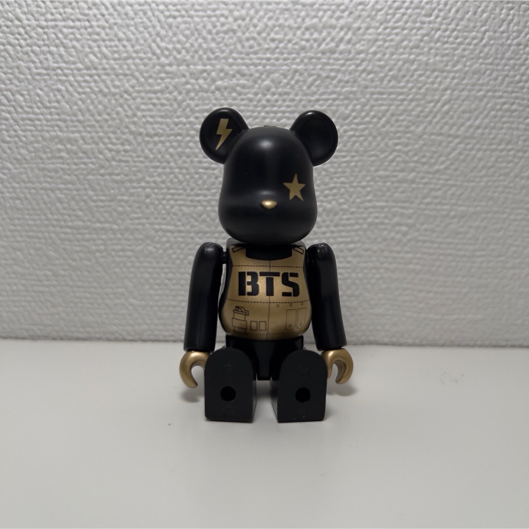 BE@RBRICK(ベアブリック)のBTS 防弾少年団　BE@RBRICK 2015年　日本デビュー1周年記念 エンタメ/ホビーのタレントグッズ(アイドルグッズ)の商品写真