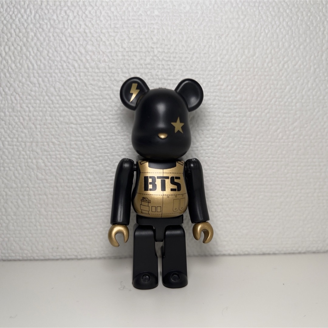 BE@RBRICK(ベアブリック)のBTS 防弾少年団　BE@RBRICK 2015年　日本デビュー1周年記念 エンタメ/ホビーのタレントグッズ(アイドルグッズ)の商品写真